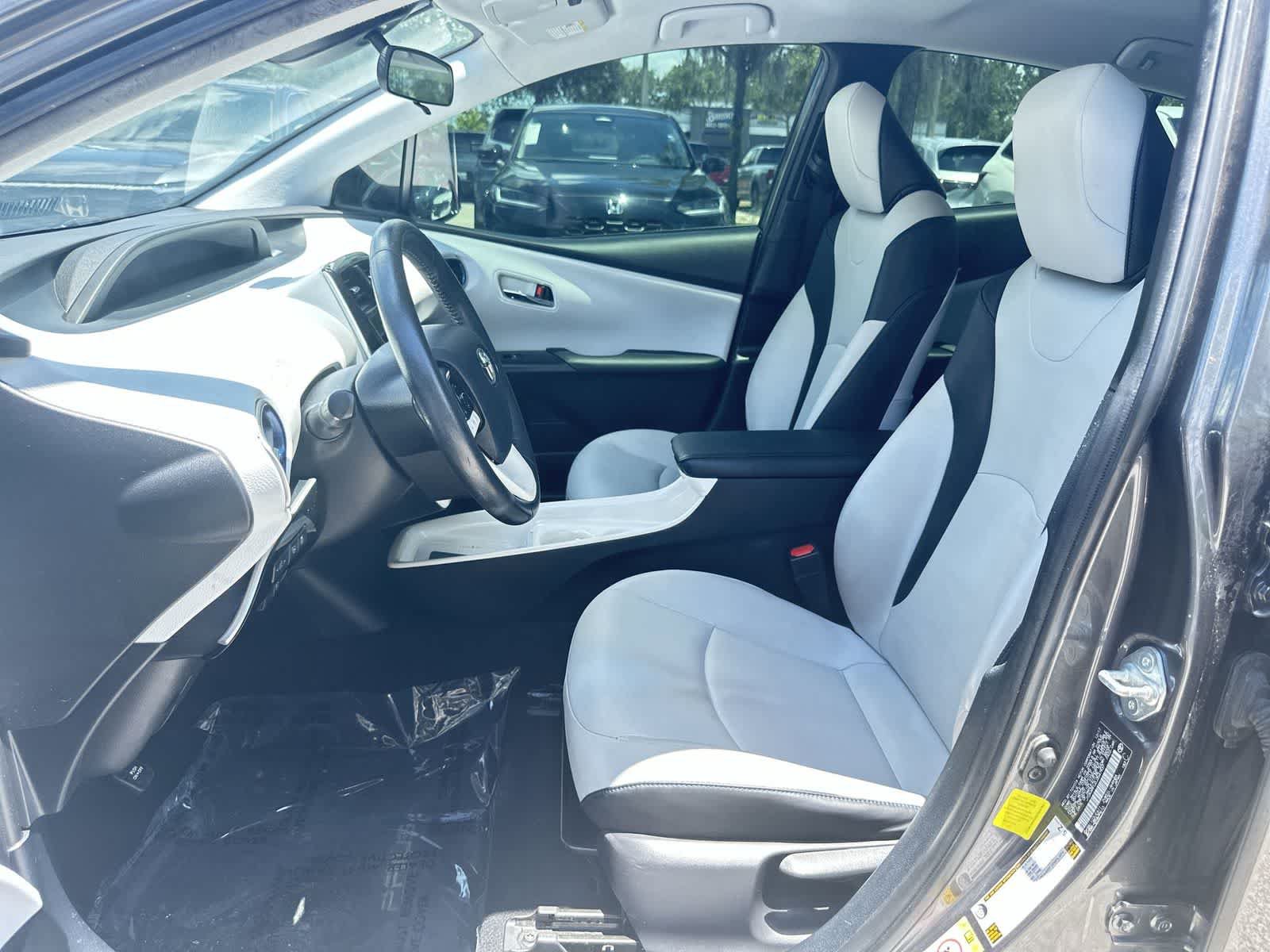 Used 2018 Toyota Prius Three Touring FWD image 14