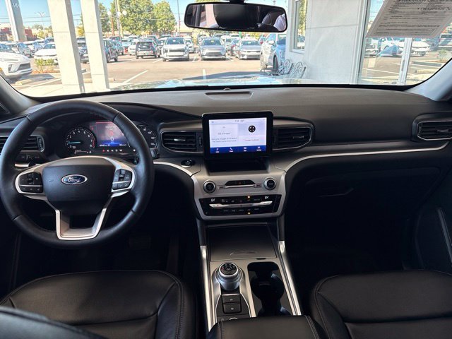 Used 2020 Ford Explorer XLT w/ Equipment Group 202A AWD/4WD image 30