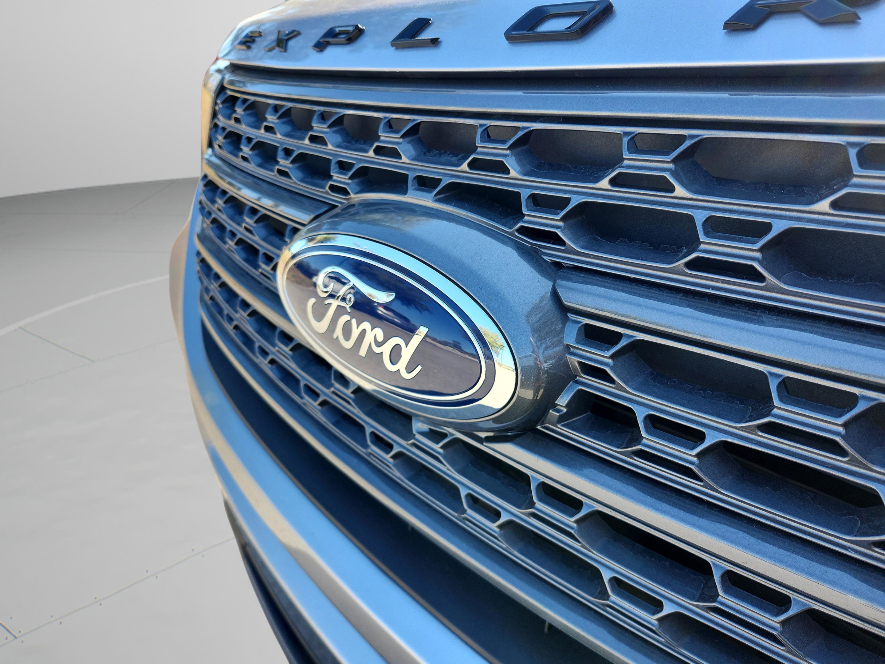 Certified 2023 Ford Explorer XLT w/ Equipment Group 202A image 32