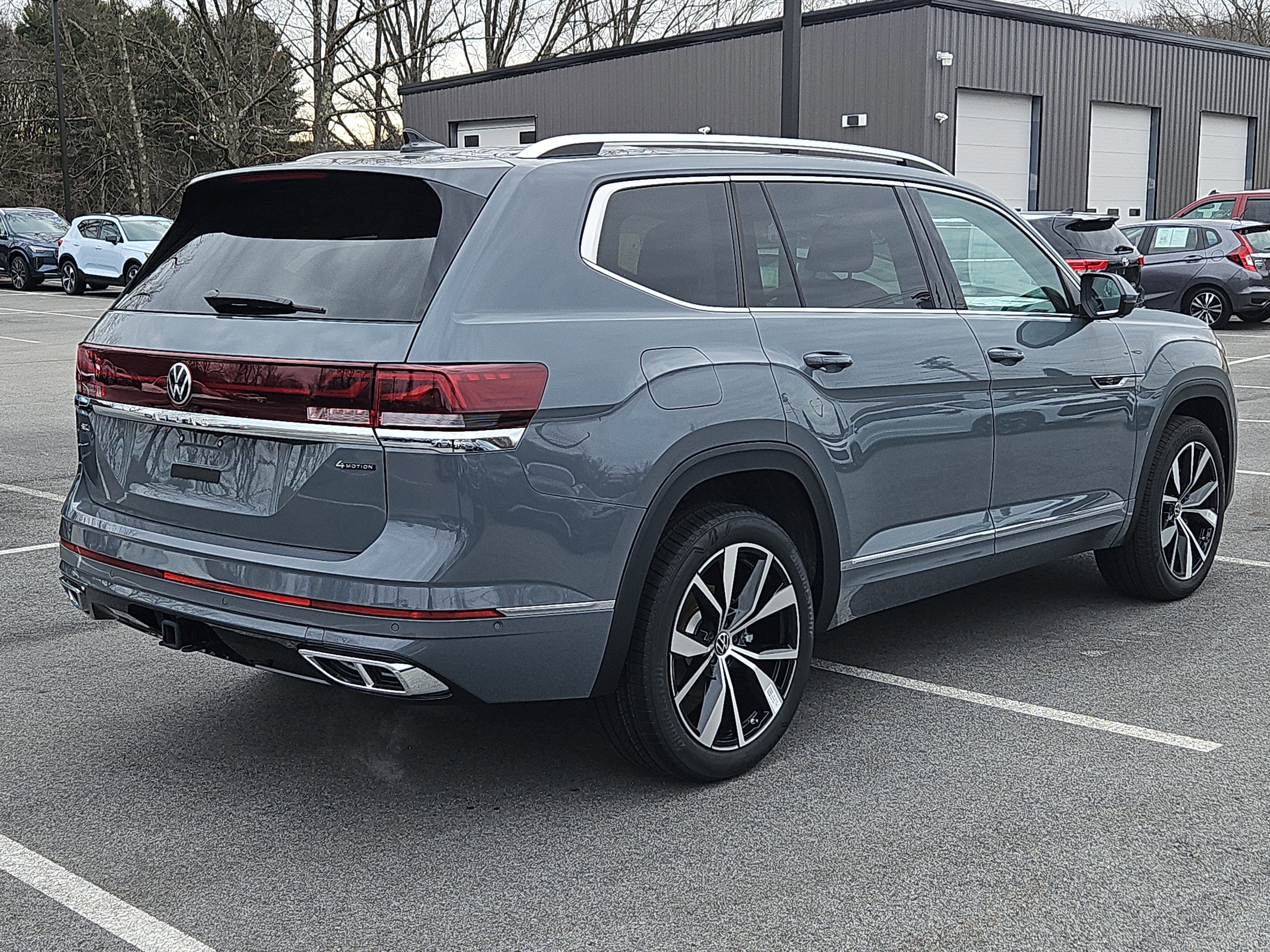 New 2026 Volkswagen Atlas SEL Premium R-Line image 2