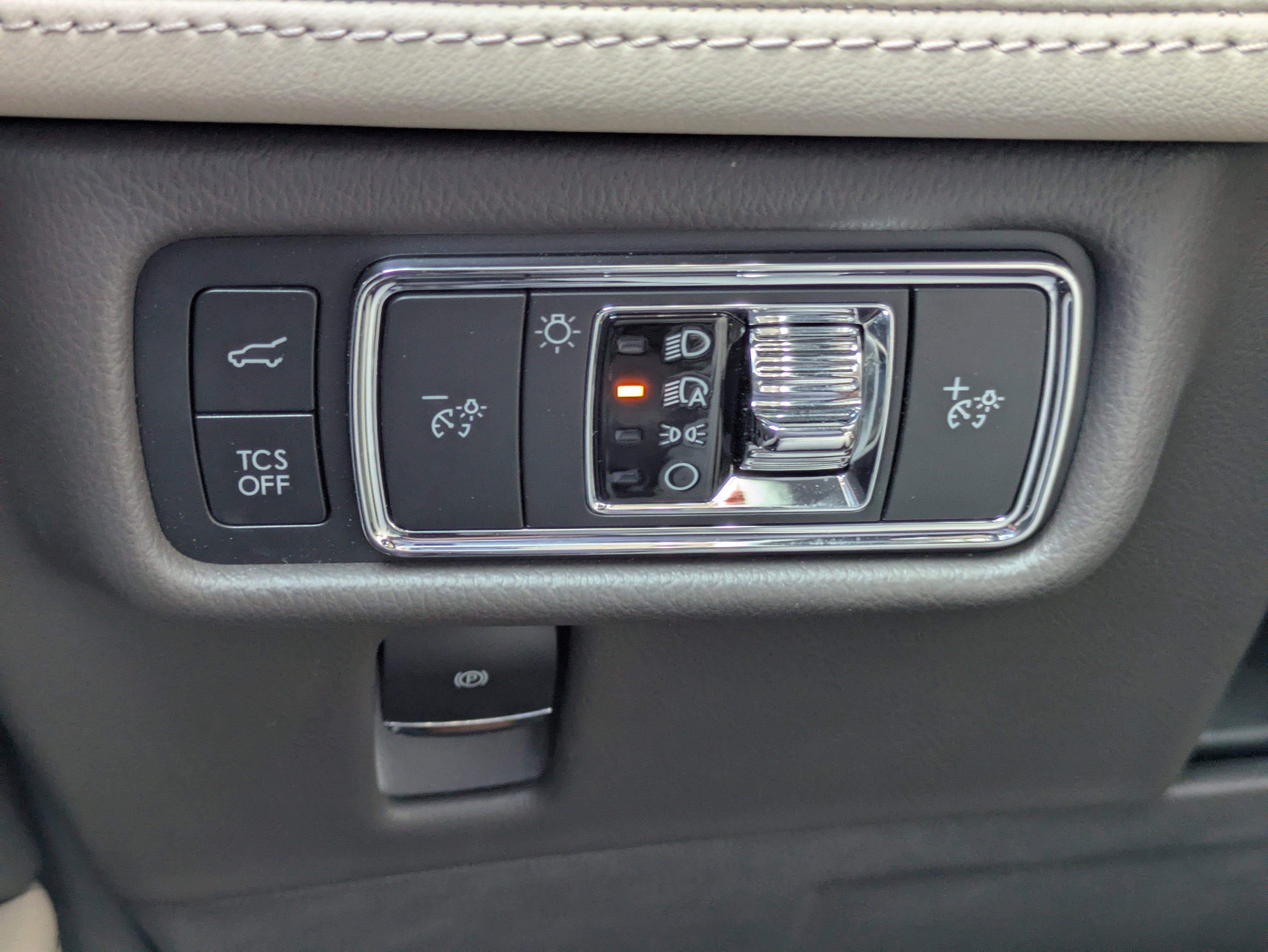 Used 2022 Lincoln Nautilus FWD image 25