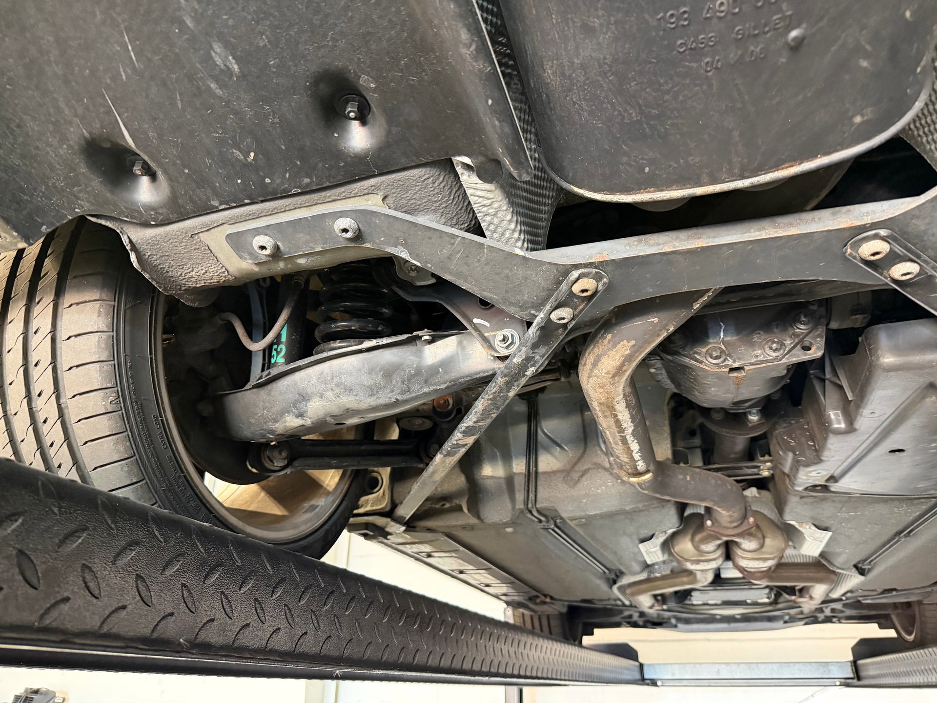 Used 2005 Chrysler Crossfire Limited image 77