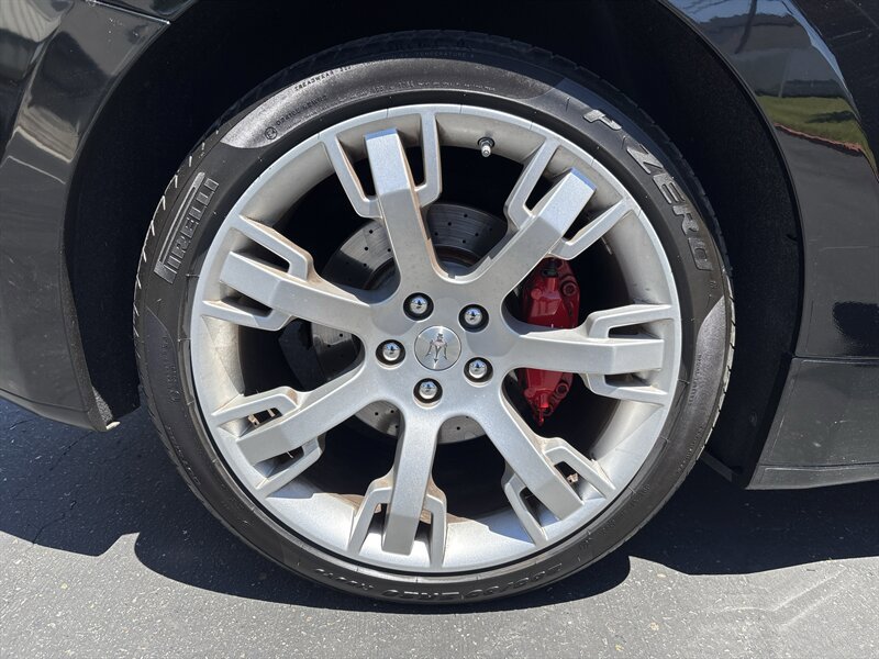 Used 2016 Maserati GranTurismo Convertible RWD image 17