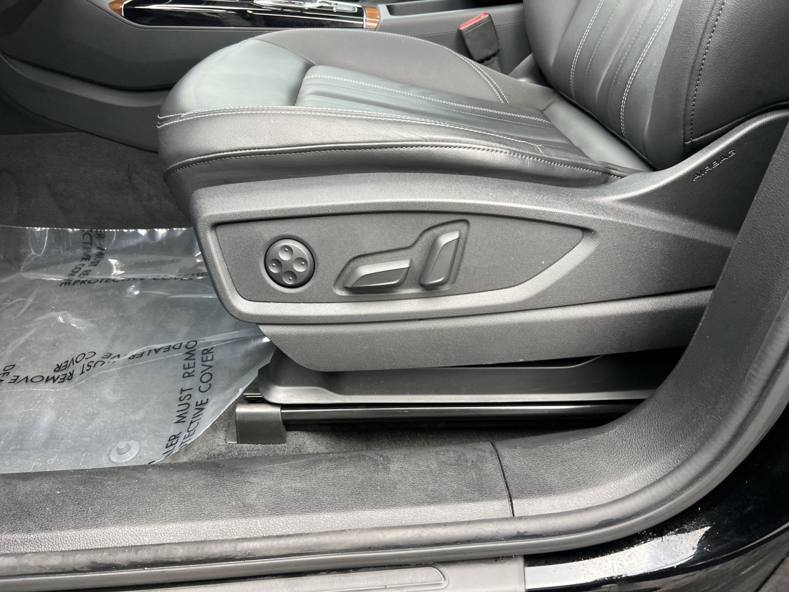 Used 2025 Audi Q5 2.0T Premium w/ Convenience Plus Package AWD/4WD image 14