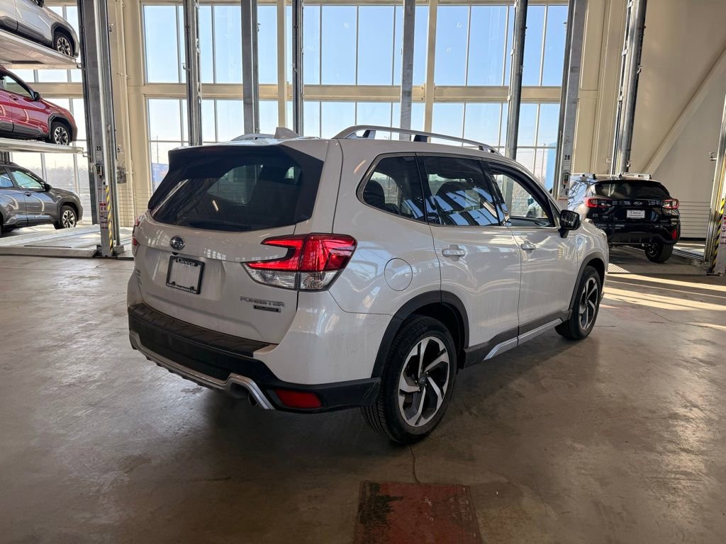 Used 2023 Subaru Forester Touring image 3