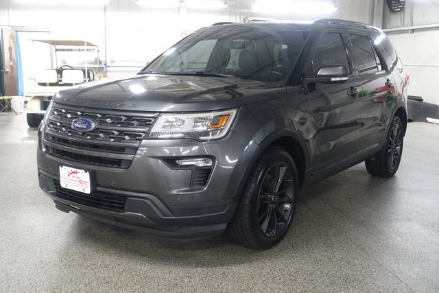 Used 2018 Ford Explorer XLT w/ Equipment Group 202A AWD/4WD image 3