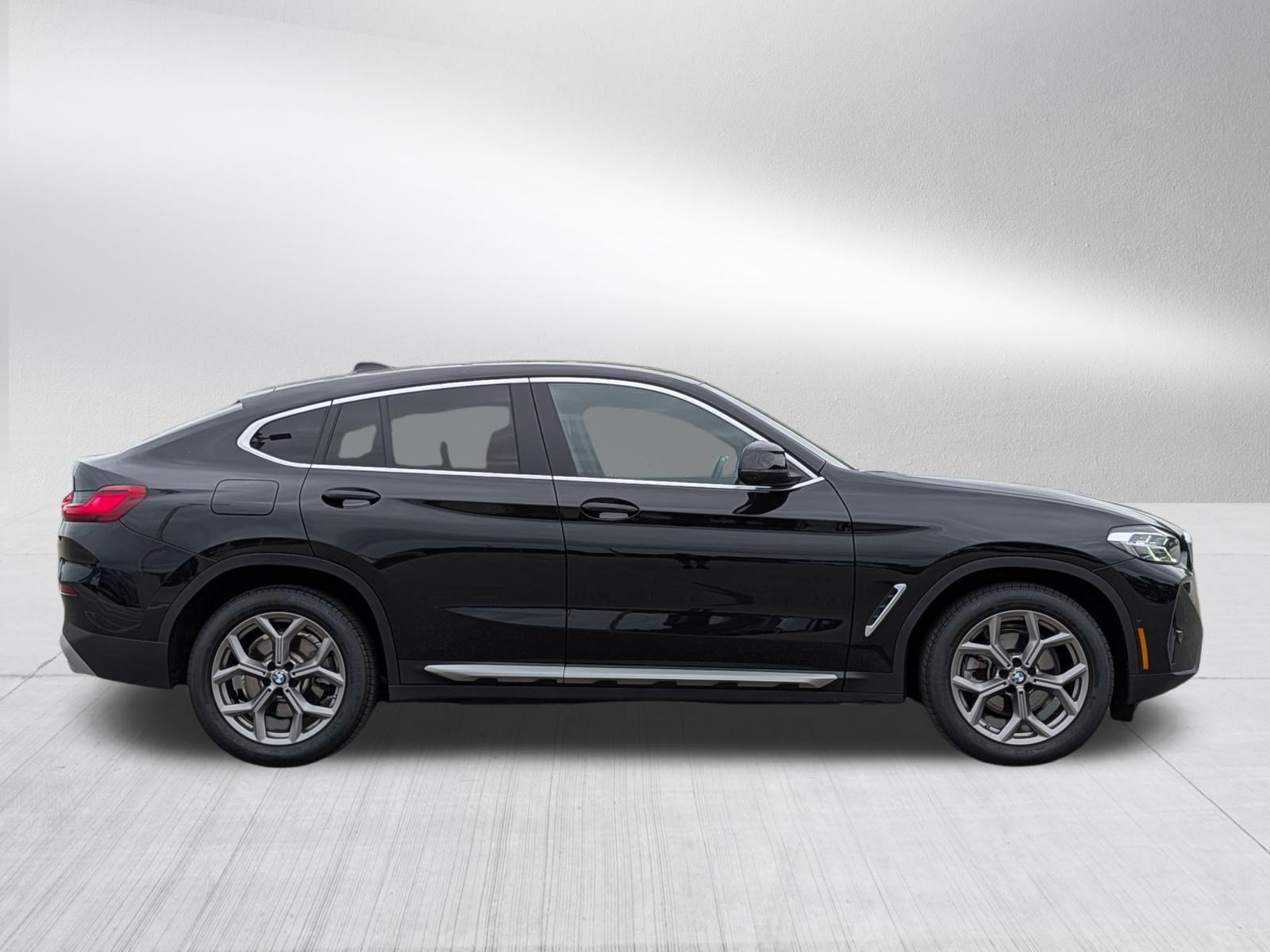 Used 2024 BMW X4 xDrive30i w/ Premium Package AWD/4WD image 8
