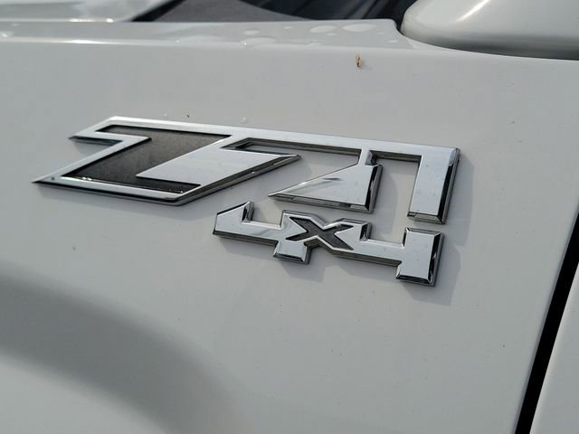 Used 2017 GMC Sierra 1500 SLT w/ Suspension Package, Off-Road AWD/4WD image 9