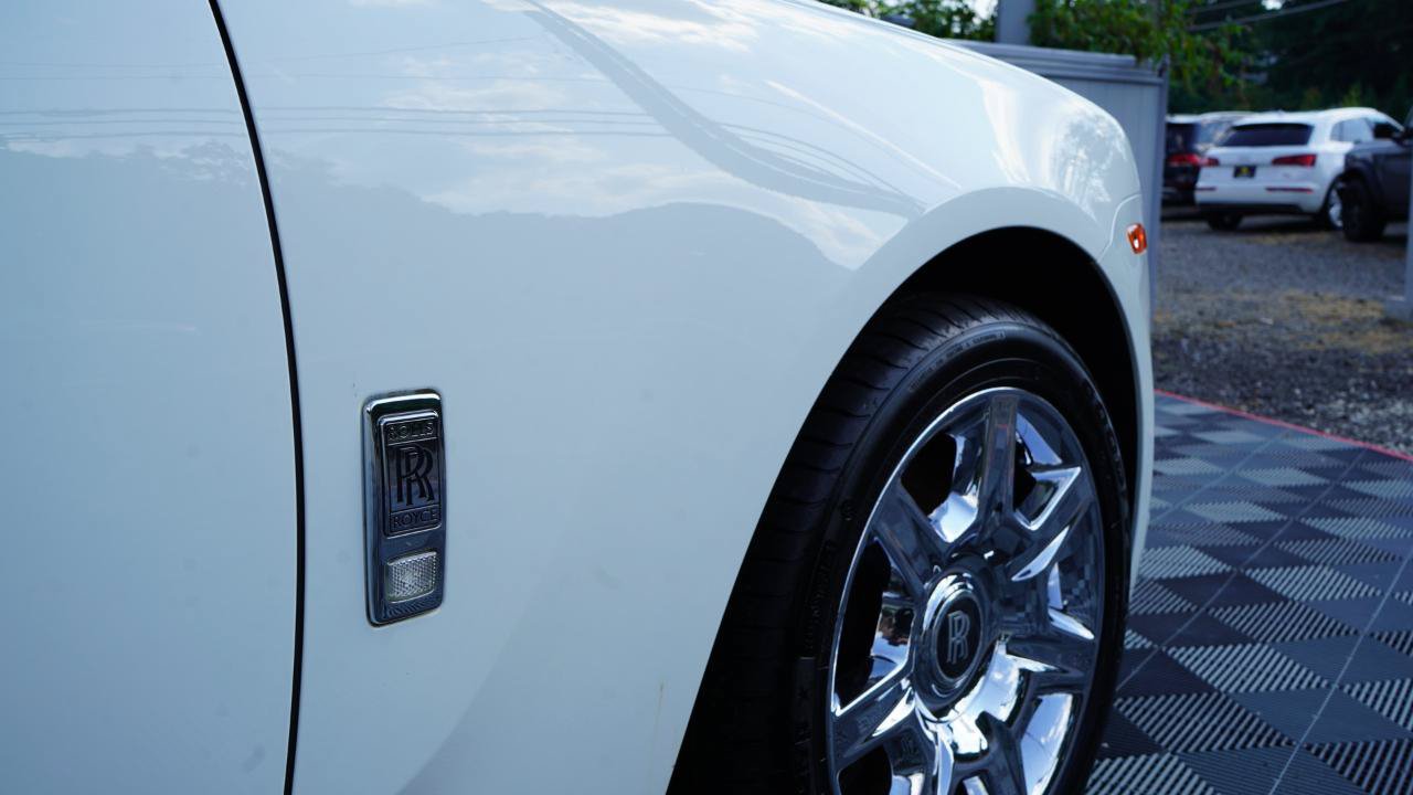 Used 2011 Rolls-Royce Ghost RWD image 34