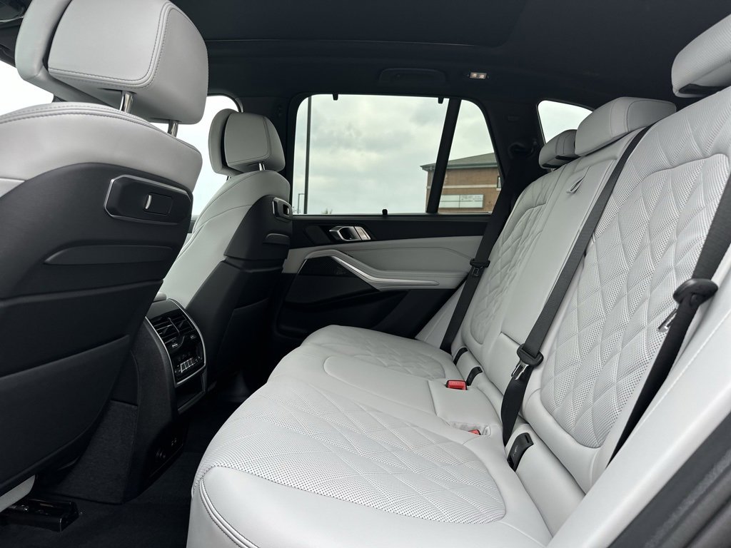 New 2026 BMW X5 M60i image 22