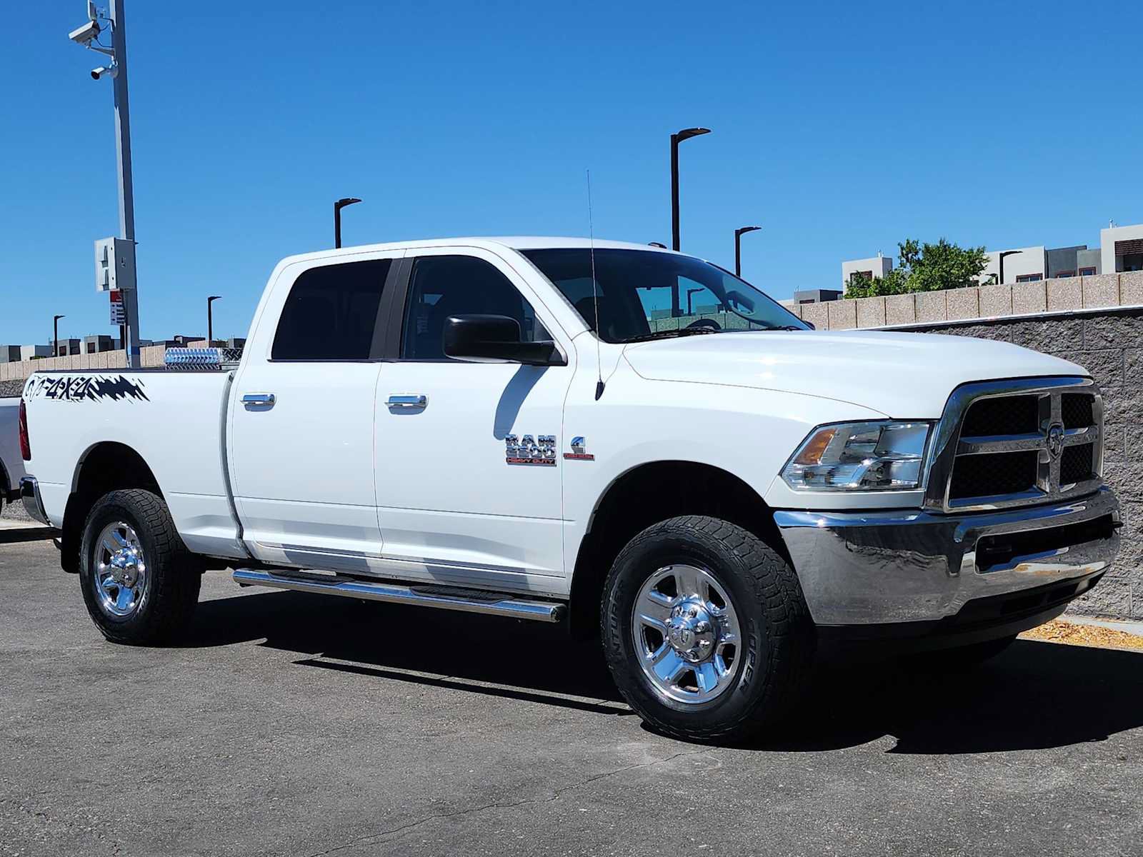 Used 2016 RAM 2500 SLT AWD/4WD image 2