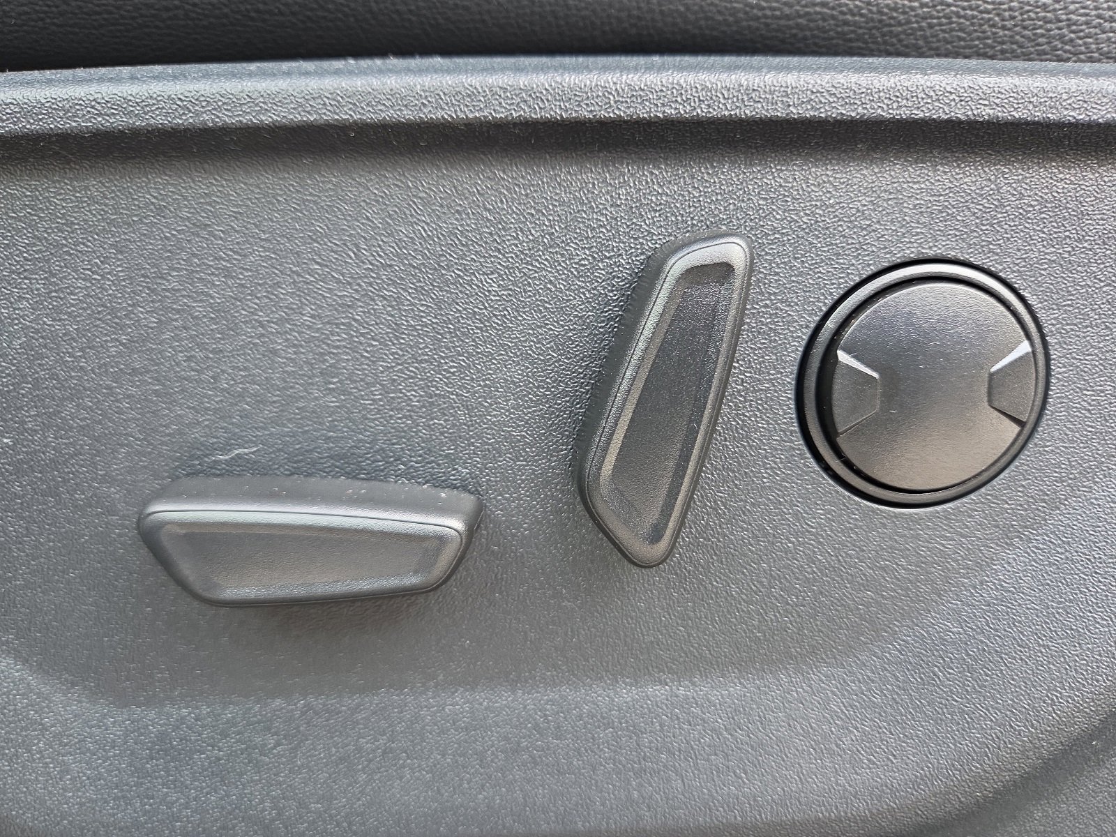 New 2026 Ford F250 Lariat image 15