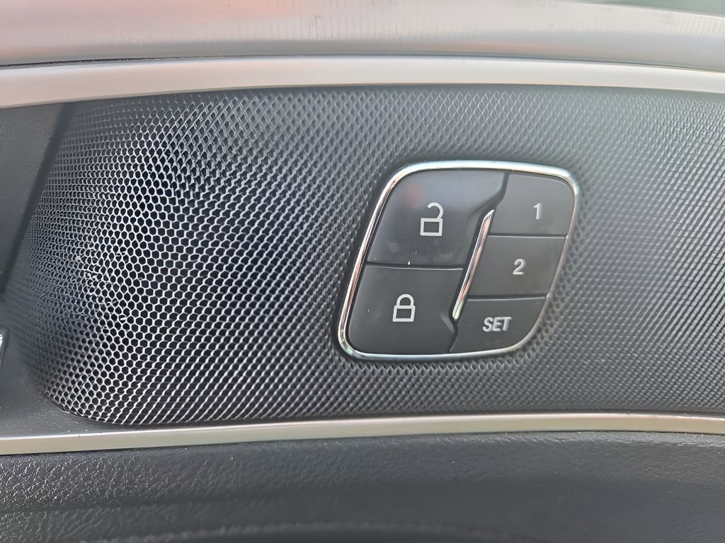 Used 2019 Lincoln MKZ Premiere image 11