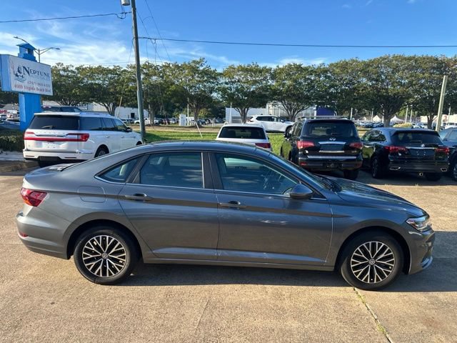 Used 2019 Volkswagen Jetta SE FWD image 4