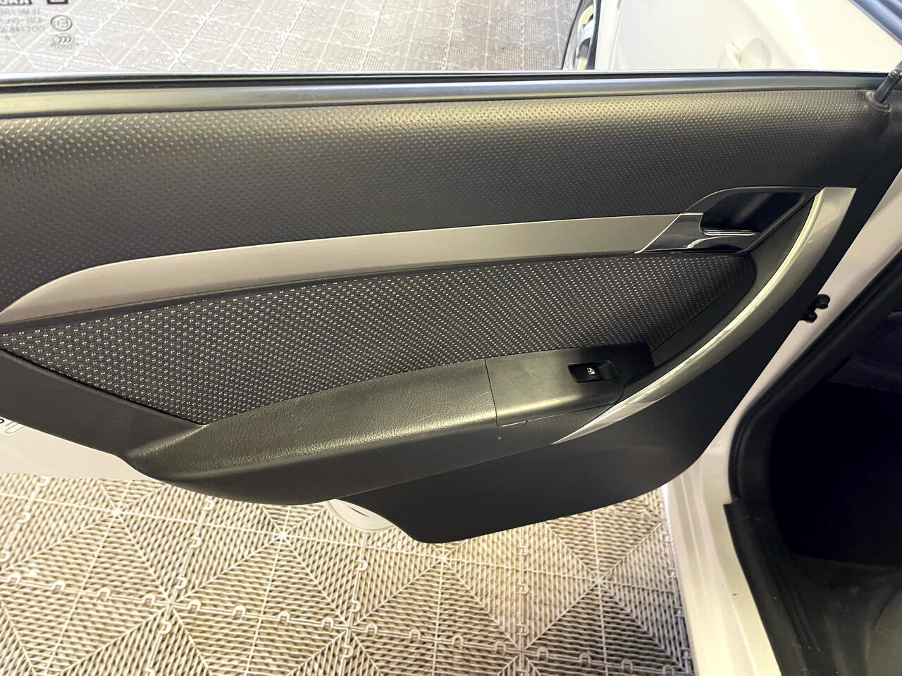 Used 2009 Chevrolet Aveo LT w/ Power and Convenience Package image 20