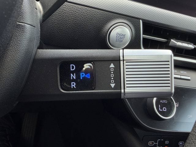 Used 2025 Hyundai Sonata SEL FWD image 21