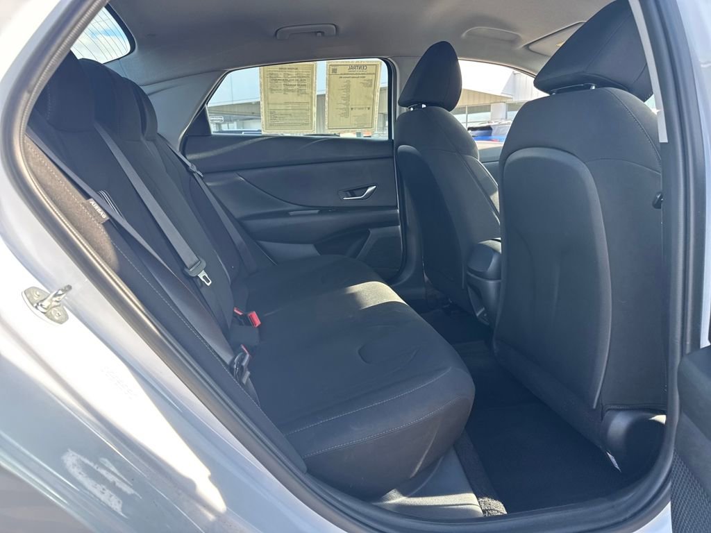 Used 2024 Hyundai Elantra SEL image 13