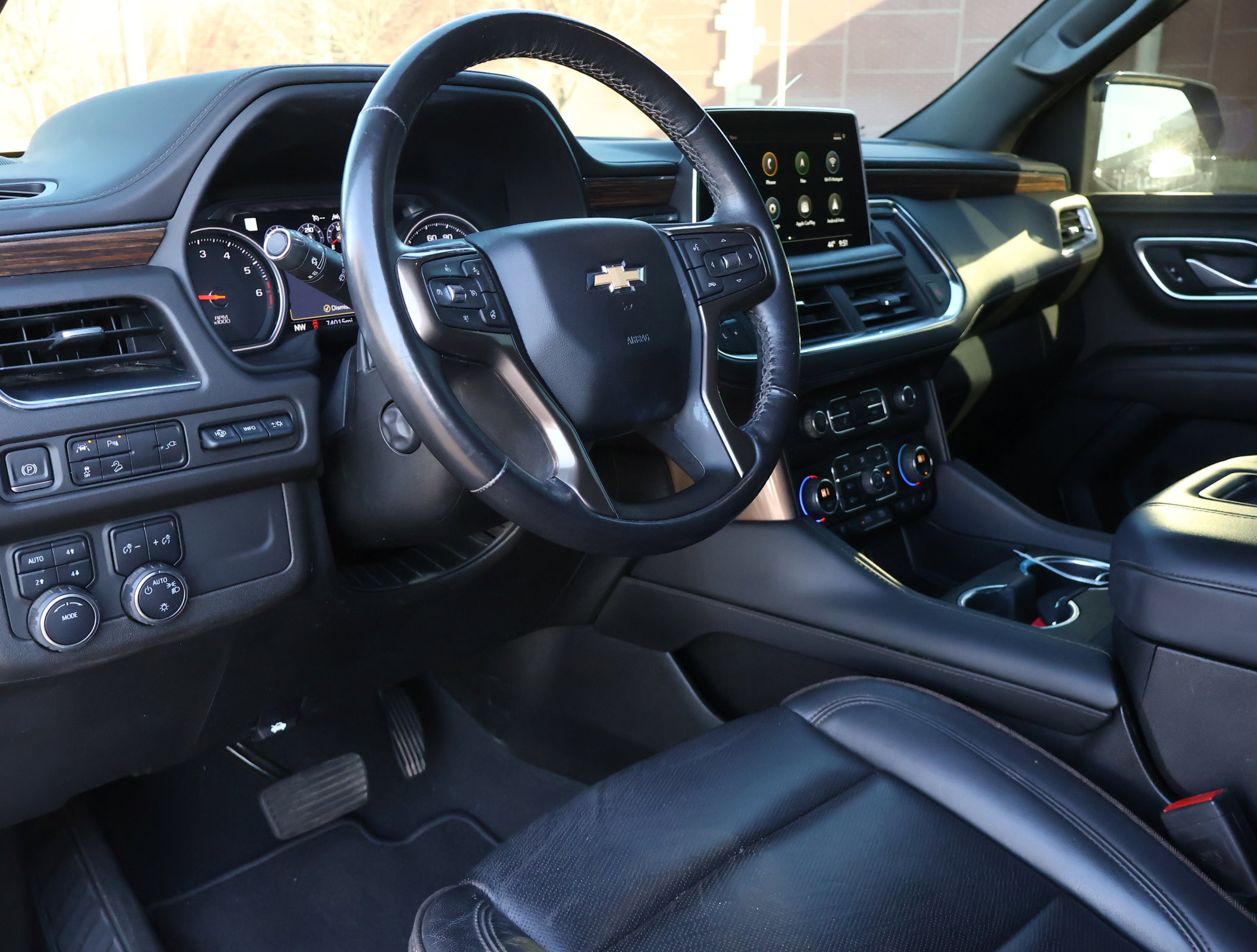 Used 2021 Chevrolet Tahoe High Country image 3