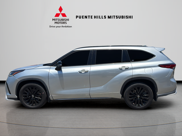 Used 2023 Toyota Highlander XSE AWD/4WD image 8