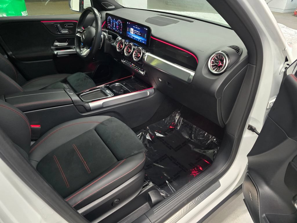 Used 2025 Mercedes-Benz GLB 35 AMG 4MATIC image 30
