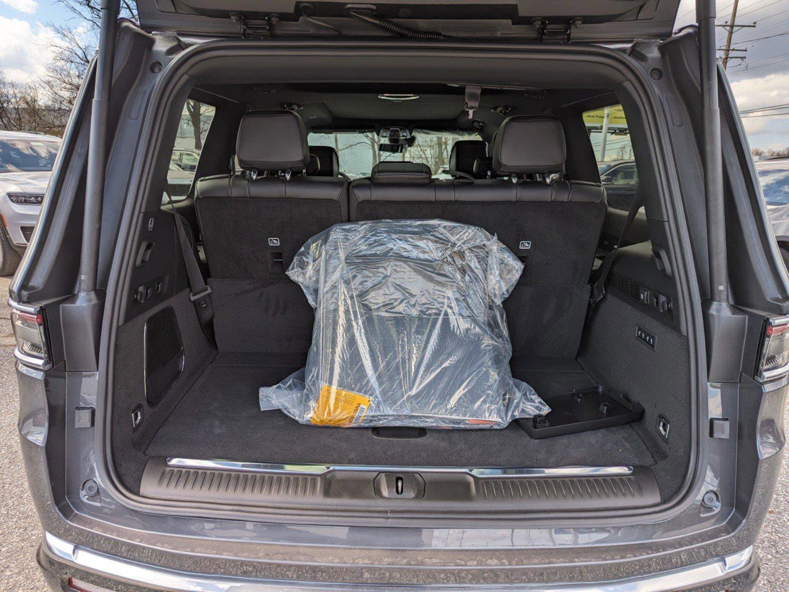 New 2024 Jeep Grand Wagoneer Series I w/ Convenience Group III image 11