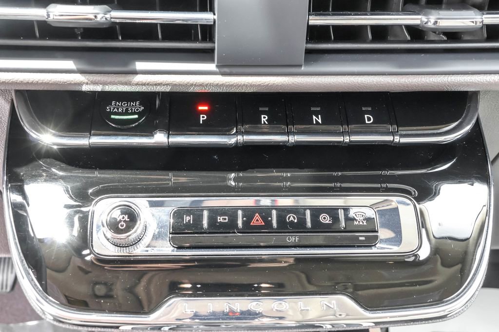 Used 2024 Lincoln Corsair AWD w/ Equipment Group 101A image 28