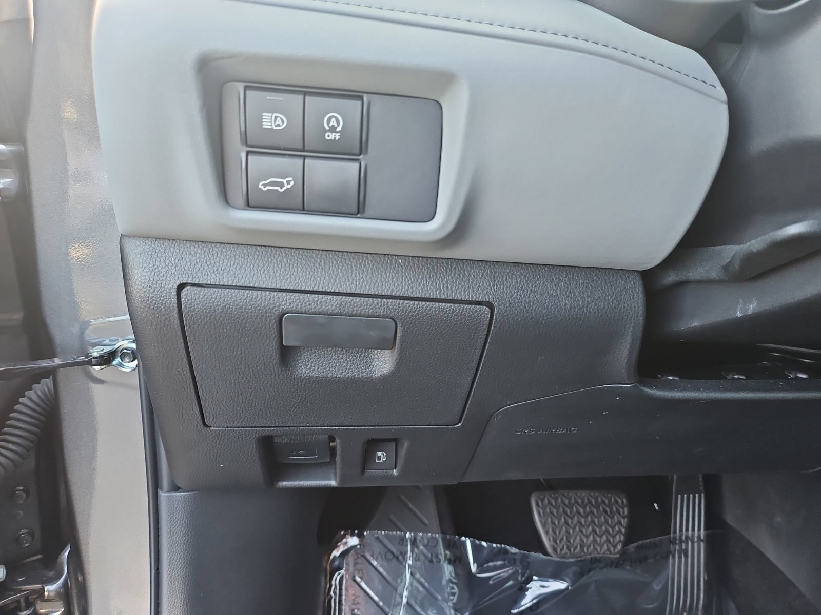 Used 2025 Toyota Highlander XLE FWD image 25