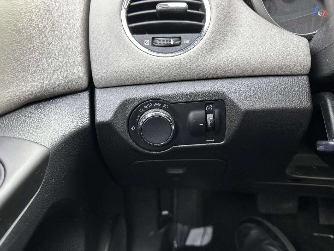 Used 2012 Chevrolet Cruze LS w/ Connectivity Package image 30