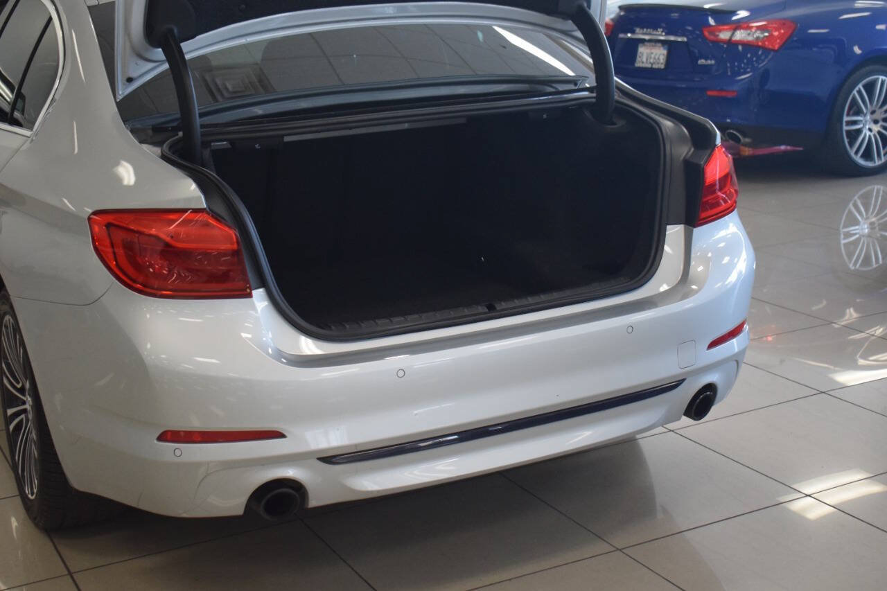 Used 2018 BMW 530i xDrive AWD/4WD image 24