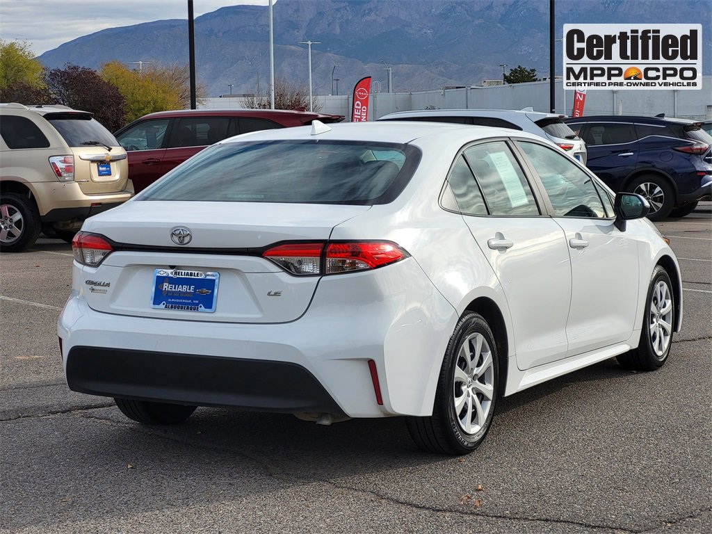 Used 2024 Toyota Corolla LE image 3