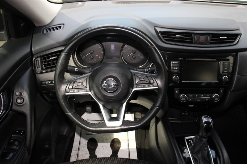 Used 2018 Nissan Rogue SV AWD/4WD image 19