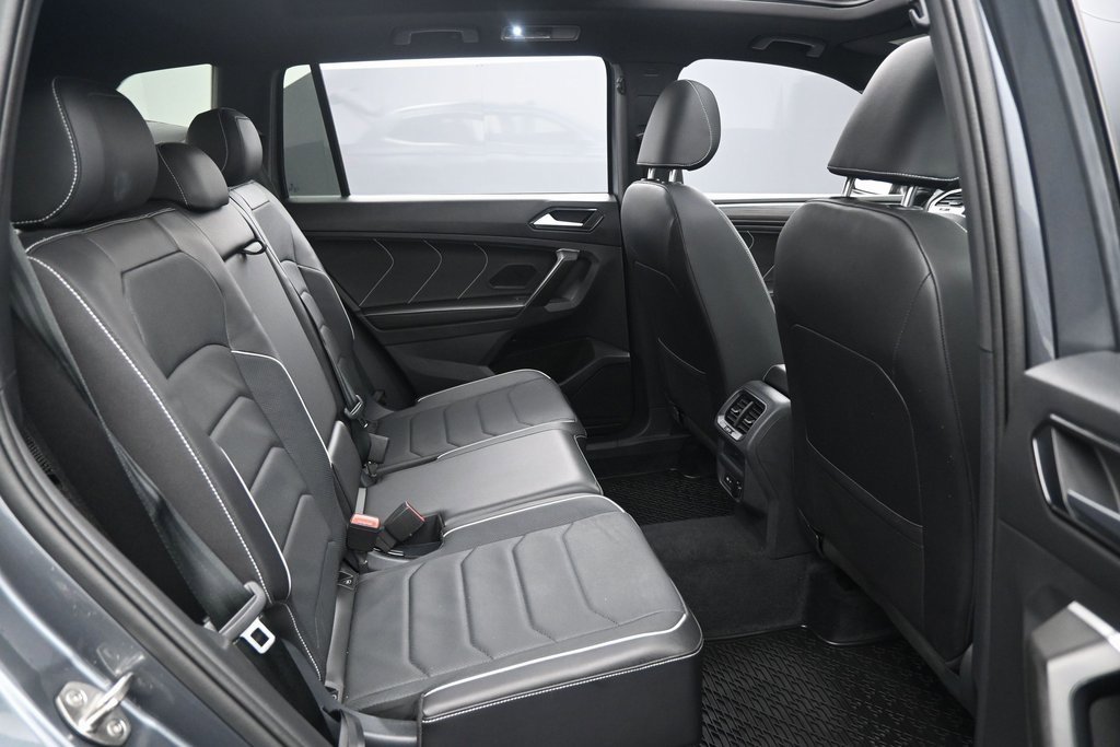 Used 2024 Volkswagen Tiguan SEL R-Line image 32