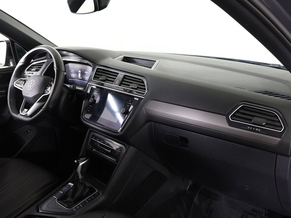 Used 2024 Volkswagen Tiguan SE R-Line FWD image 29