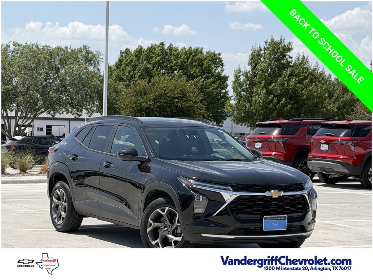 Used 2025 Chevrolet Trax LT w/ LT Convenience Package FWD image 2
