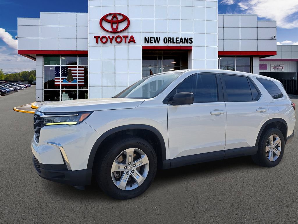 Used 2023 Honda Pilot LX image 1