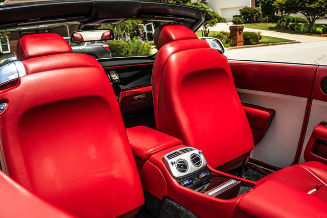 Used 2016 Rolls-Royce Dawn RWD image 52
