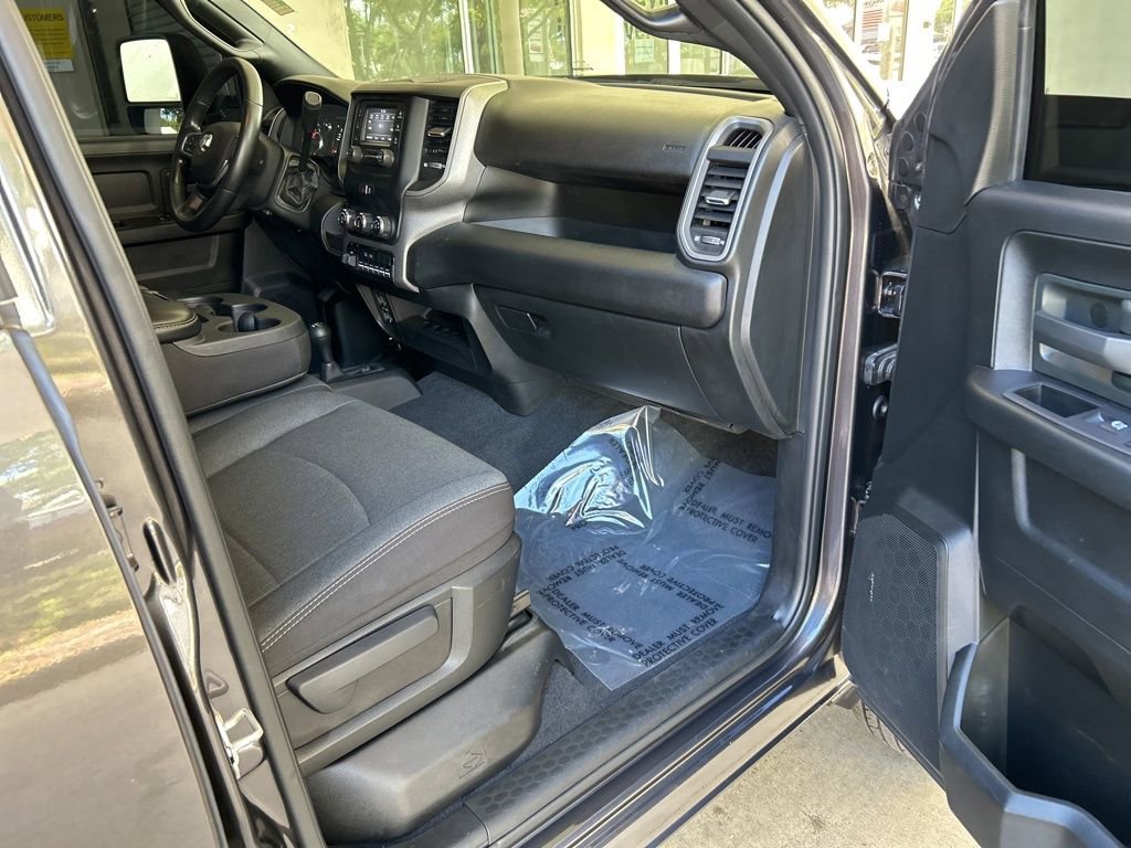 Used 2024 RAM 3500 Tradesman w/ Chrome Appearance Group image 23