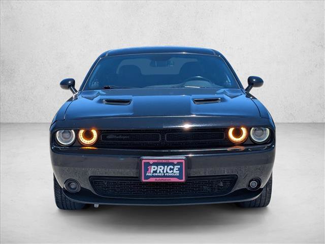 Used 2019 Dodge Challenger SXT w/ Blacktop Package RWD video 2