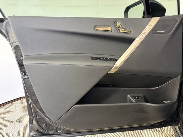 Used 2023 BMW iX xDrive50 w/ Premium Package image 10