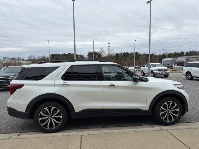 Used 2020 Ford Explorer ST w/ Premium Technology Package image 6