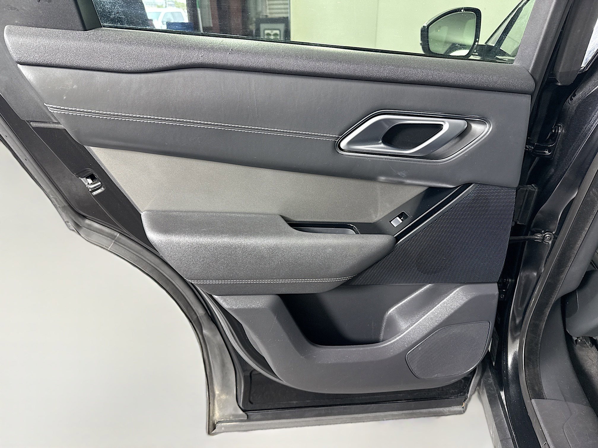 Used 2022 Land Rover Range Rover Velar S image 26