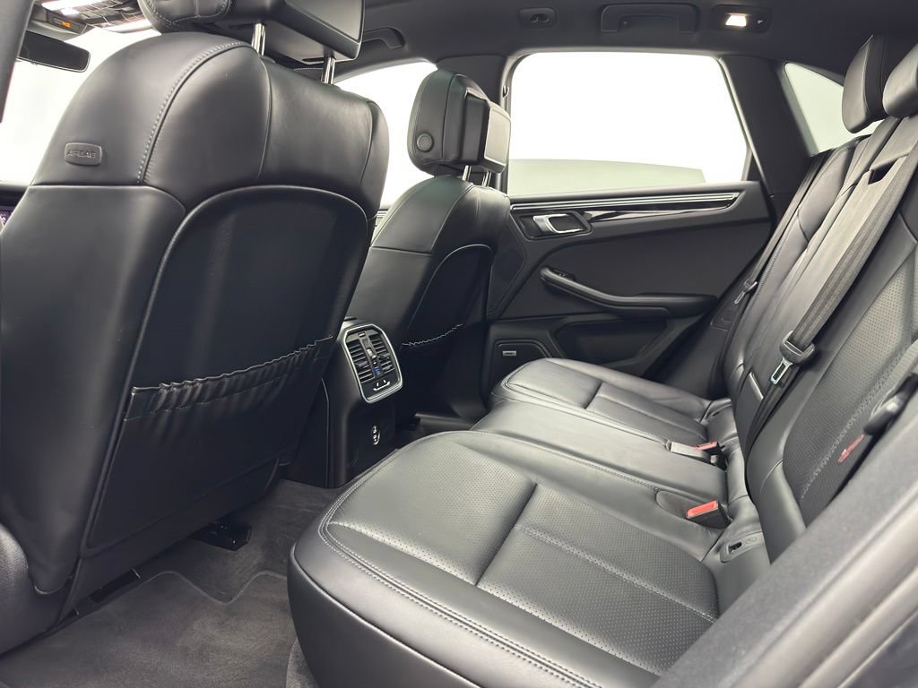 Used 2022 Porsche Macan S AWD/4WD image 43
