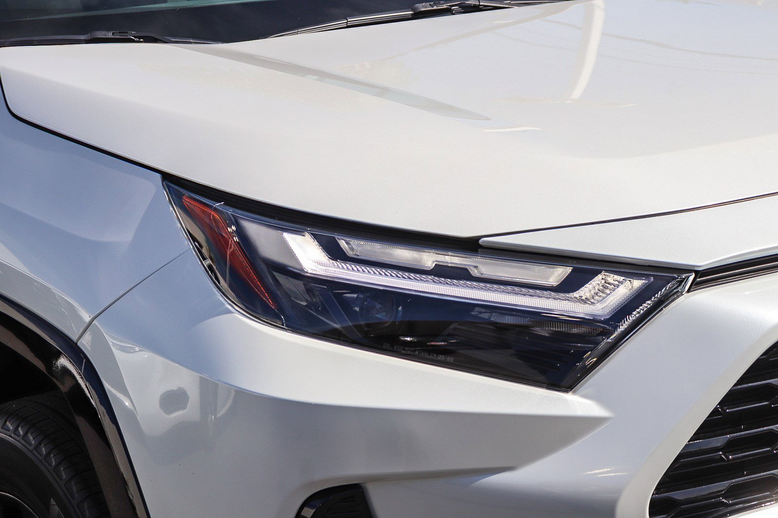 Used 2025 Toyota RAV4 SE image 5