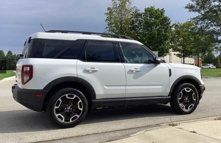 Used 2023 Ford Bronco Sport Outer Banks w/ Tech Package AWD/4WD image 11