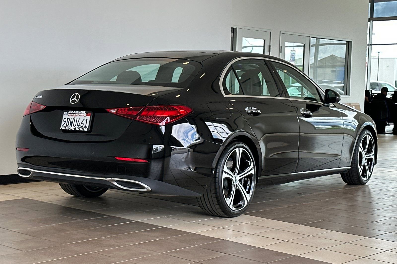 Used 2022 Mercedes-Benz C 300 Sedan image 4
