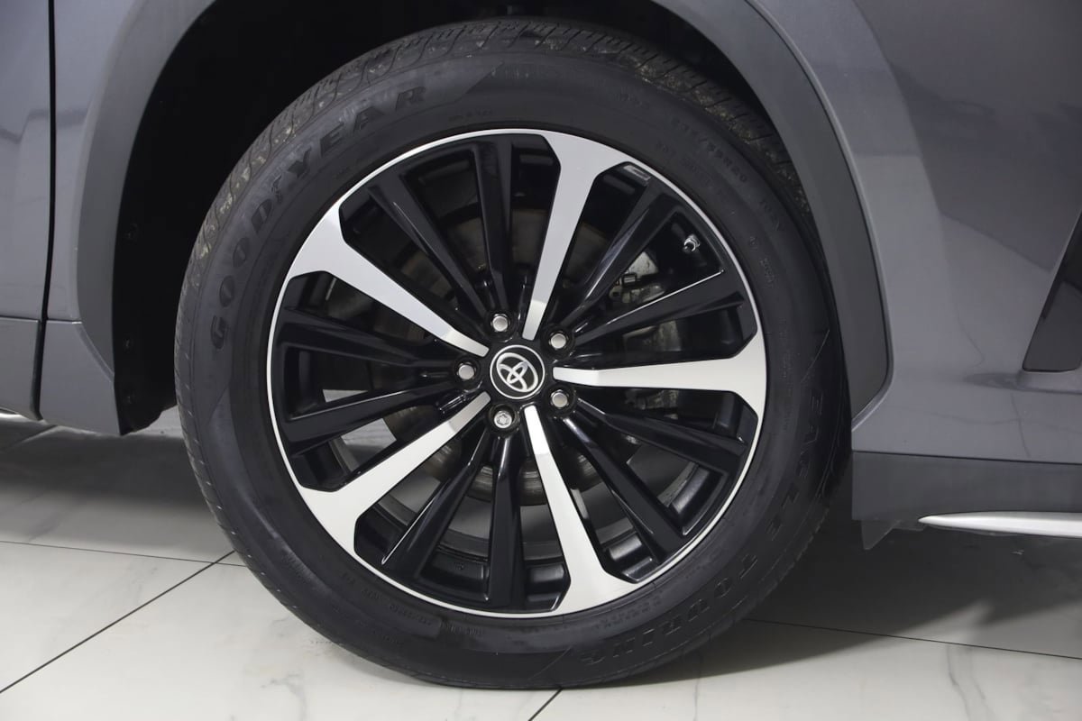 Used 2022 Toyota Highlander XSE w/ Protection Package #3 (TMS) AWD/4WD image 16