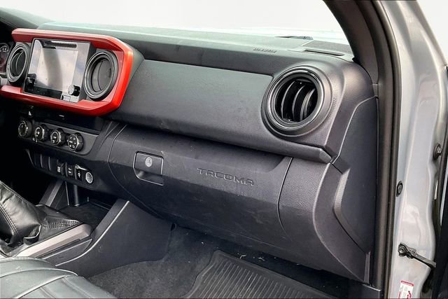 Used 2019 Toyota Tacoma SR image 18