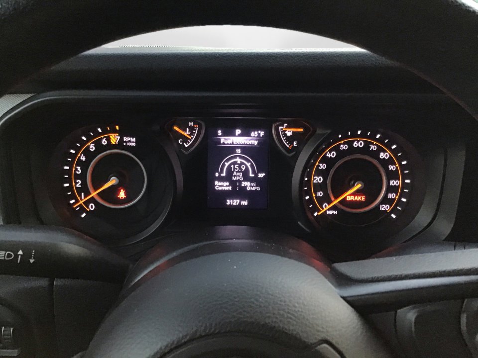 Used 2025 Jeep Gladiator Sport image 11