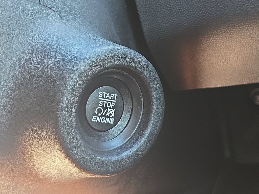 Used 2025 RAM ProMaster 2500 w/ Convenience Group FWD image 18