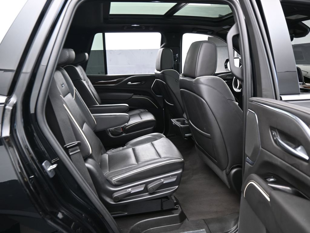 Used 2023 Cadillac Escalade Premium Luxury image 45
